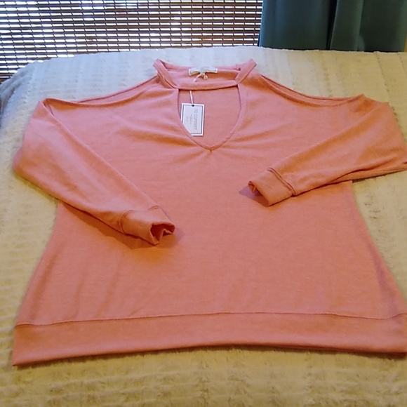 No Comment Plus Tops - NWT Cold Shoulder Top SZ 1X